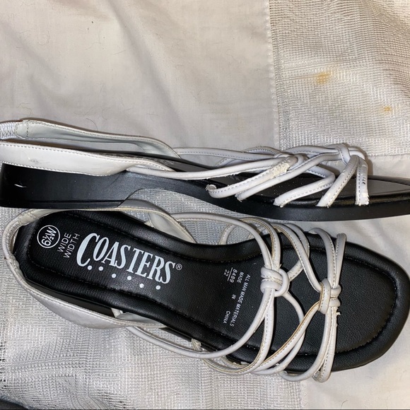 Coasters Flat White Sandals. Size 6.5 W - Picture 2 of 4